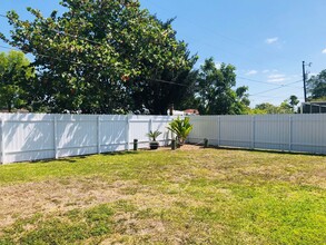 261 SE 46th Ter in Cape Coral, FL - Building Photo - Building Photo