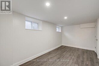 38 Ashford Blvd in Hamilton, ON - Building Photo - Building Photo