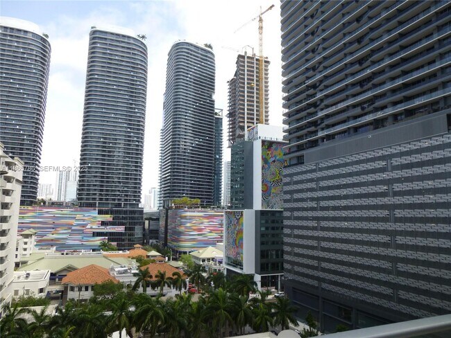 1100S S Miami Ave in Miami, FL - Building Photo - Building Photo