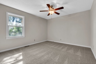 425 Centennial Ave in Lewisburg, TN - Foto de edificio - Building Photo