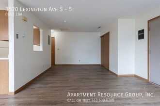 3520 Lexington Ave S in Eagan, MN - Building Photo - Building Photo