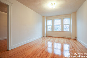63 Euston Rd, Unit 3 in Boston, MA - Building Photo - Building Photo