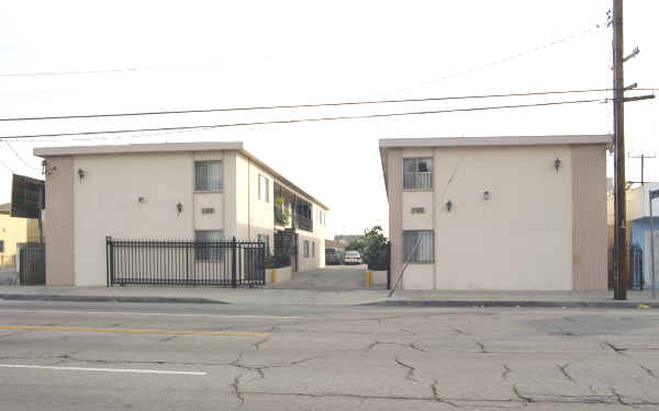 1306 N Wilmington Blvd in Wilmington, CA - Building Photo