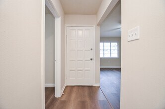 818 Overland St in Stafford, TX - Building Photo - Building Photo