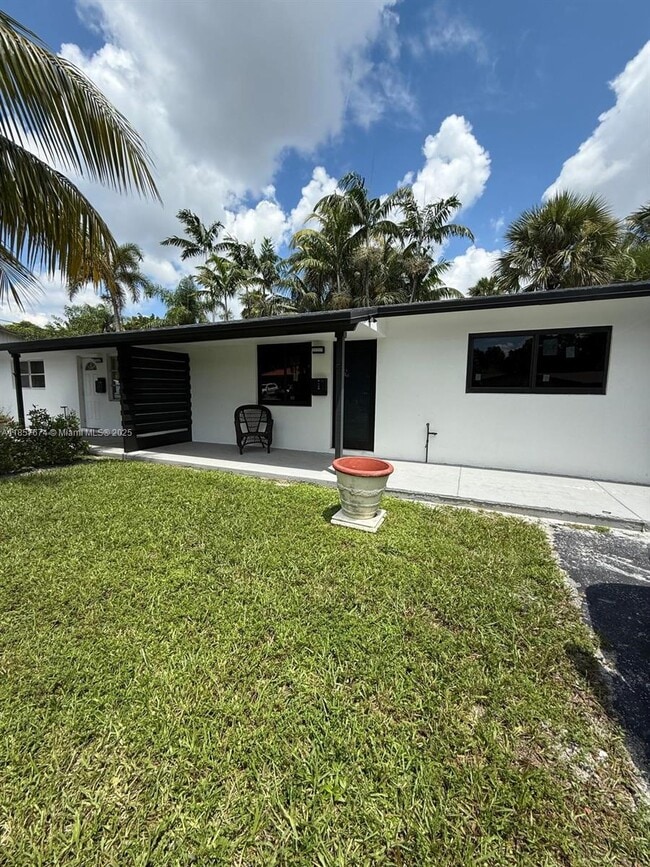 2927 SW 19th St in Fort Lauderdale, FL - Building Photo - Building Photo