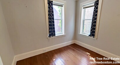 98 Myrtle St in Boston, MA - Building Photo - Building Photo