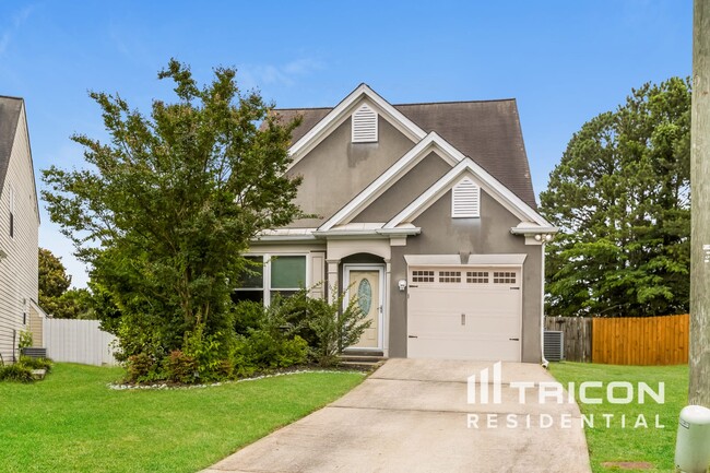 property at 1672 Woodsford Rd
