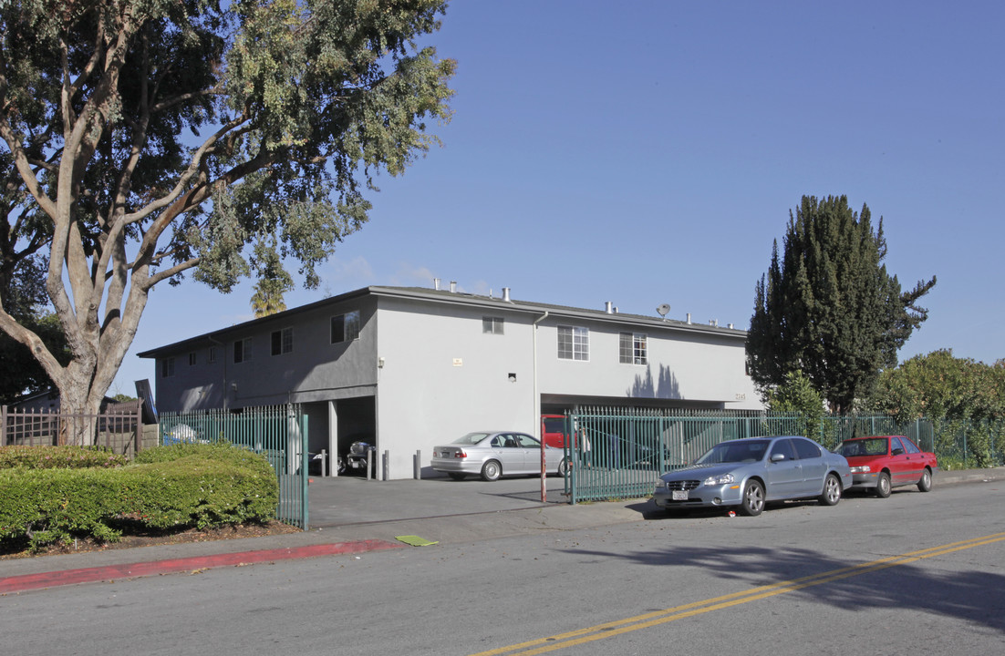 2341-2345 Cooley Ave in East Palo Alto, CA - Building Photo