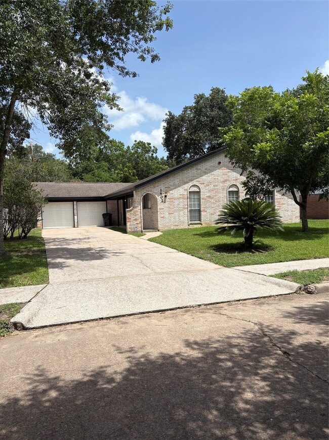 property at 1402 Bellaire Blvd
