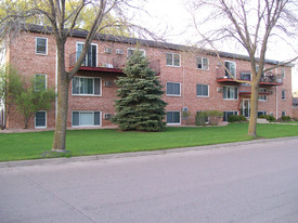 9535 Dunes Ave Apartamentos