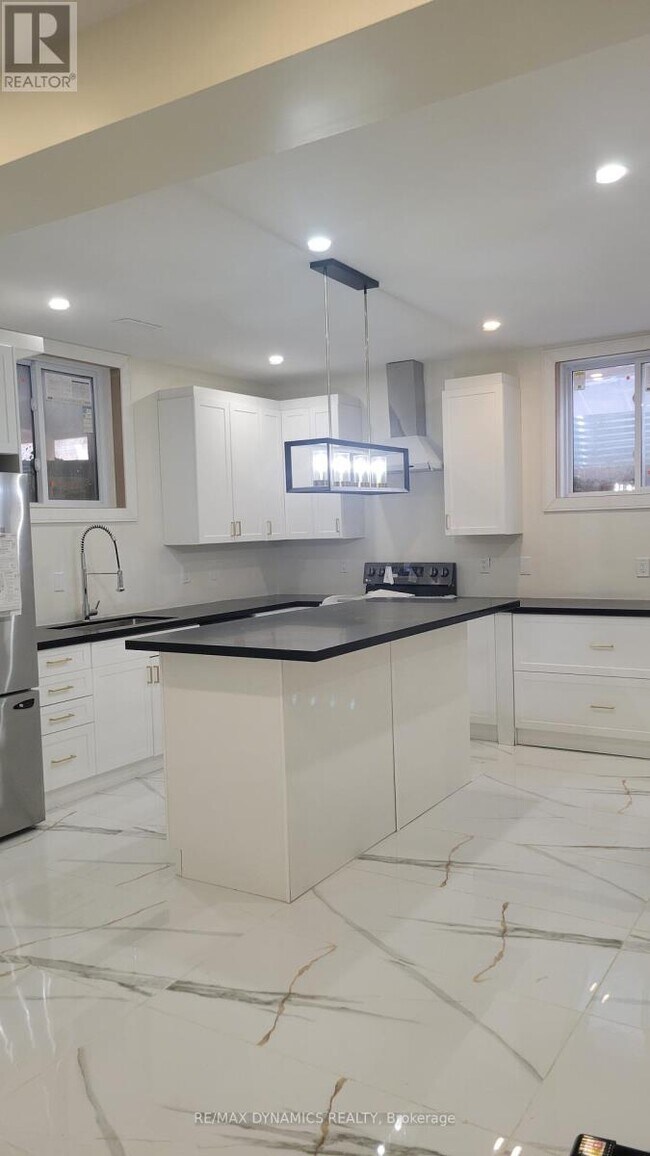 66 Braywin Dr in Toronto, ON - Building Photo - Building Photo