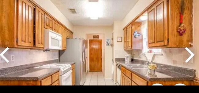 property at 6824 Loma Vista Dr