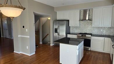 9443 Birchwood Ln in Frederick, MD - Building Photo - Building Photo