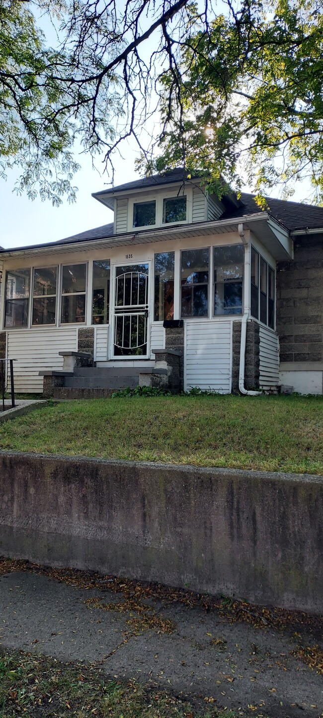 property at 1535 West St