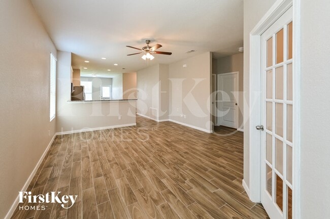 2722 Skyview Long Dr in Houston, TX - Foto de edificio - Building Photo