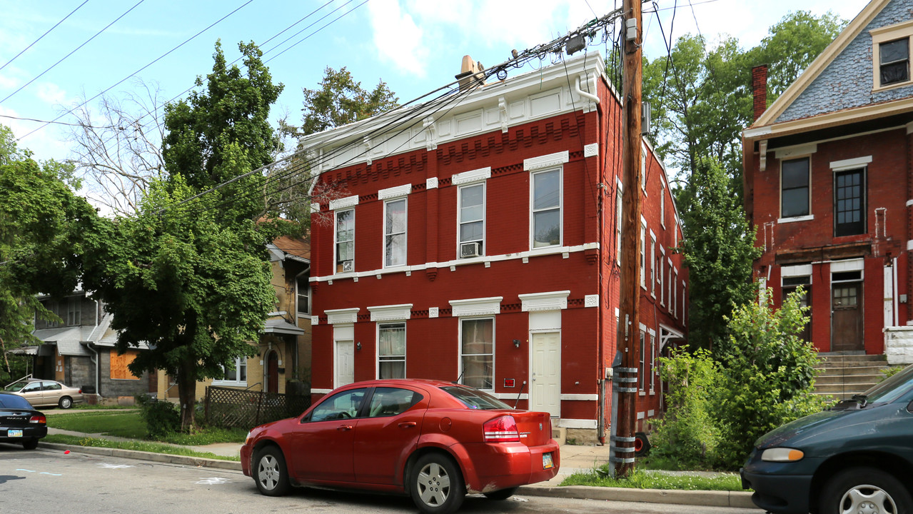 680 Glenwood Ave in Cincinnati, OH - Building Photo