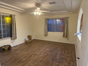 42921 Alexo Dr in Lancaster, CA - Building Photo - Building Photo