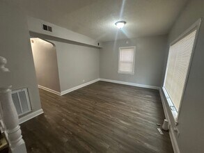 12227 S Throop St in Chicago, IL - Foto de edificio - Building Photo