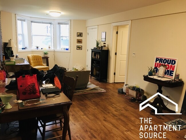 3804 W Diversey Ave in Chicago, IL - Foto de edificio - Building Photo