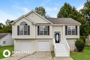 9407 Rollinghills Dr in Jonesboro, GA - Building Photo