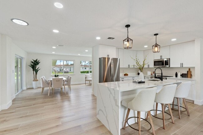 930 Rutherford Ln in Haverhill, FL - Building Photo - Building Photo