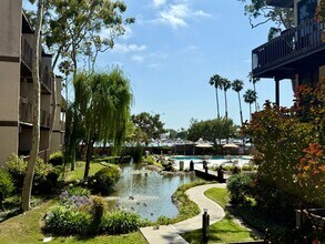 9116 Marina Pacifica Dr in Long Beach, CA - Building Photo - Building Photo
