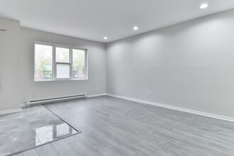 2-104 Beverley St in Toronto, ON - Building Photo - Building Photo
