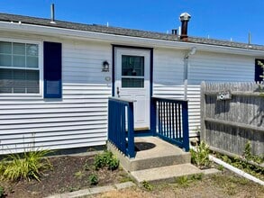 60 Broadway St in Yarmouth, MA - Building Photo - Building Photo