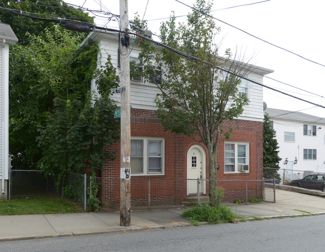 45 Ledge St in Providence, RI - Foto de edificio - Building Photo