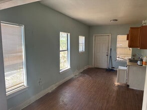 229 Grenet St in San Antonio, TX - Building Photo - Building Photo