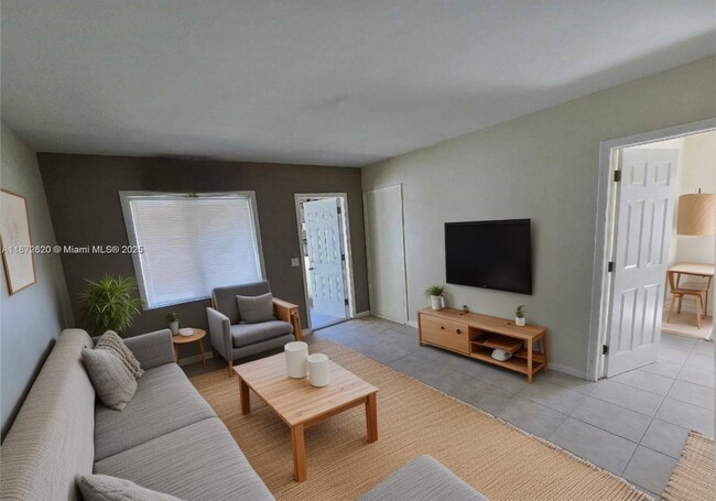724 SW 7th Ter, Unit 1 A