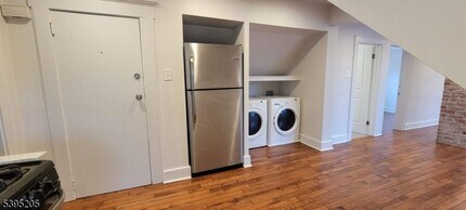 18 Olive St in Bloomfield, NJ - Building Photo - Building Photo