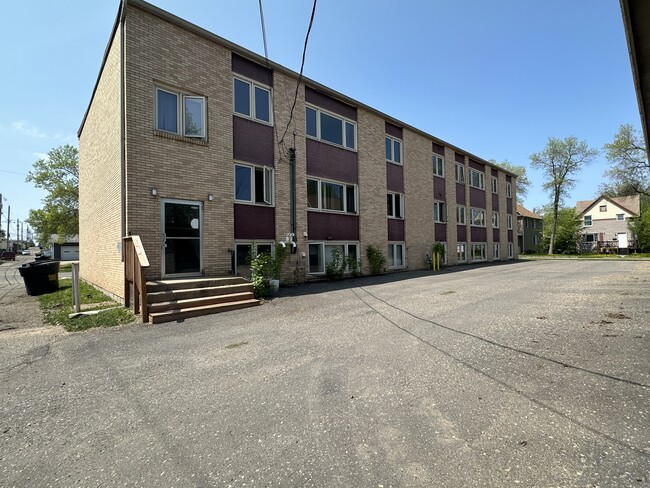 The Virginian Apartments in Virginia, MN - Foto de edificio - Building Photo