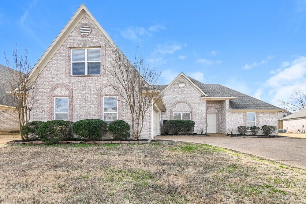 85 Whispering Ridge Cove in Oakland, TN - Building Photo