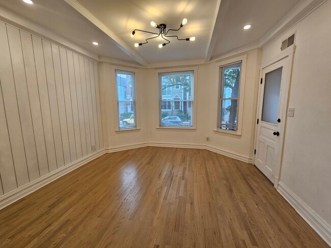 2541 N Southport Ave in Chicago, IL - Building Photo - Building Photo