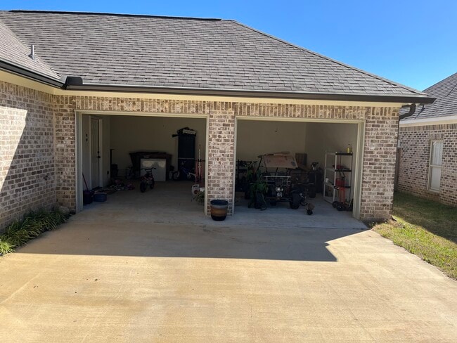 837 Long Leaf Cir in Brandon, MS - Building Photo - Building Photo