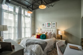 509 W Spring St, Unit 403 in Fayetteville, AR - Building Photo - Building Photo