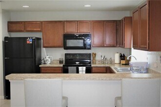 3018 Mojave Oak Dr in Valrico, FL - Building Photo - Building Photo