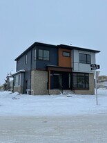 10 Alpine Dr SW in Calgary, AB - Building Photo