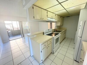 4403 Treehouse Ln in Tamarac, FL - Building Photo - Building Photo