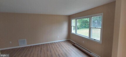 17312 Hughes Rd in Poolesville, MD - Building Photo - Building Photo