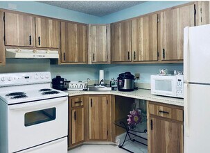 334 Pine Ridge Cir in Greenacres, FL - Building Photo - Building Photo