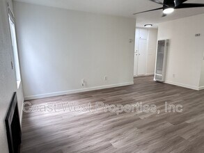 3539 Roosevelt St in Carlsbad, CA - Foto de edificio - Building Photo