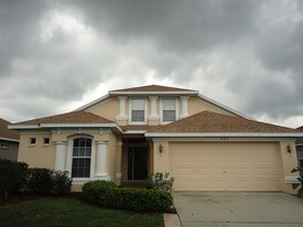 437 Dunaway Dr in Valrico, FL - Building Photo