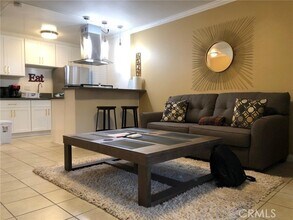 2121 S Camino St-Unit -B in Anaheim, CA - Building Photo - Building Photo