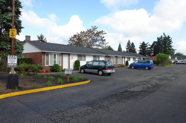 Burnside Colonial Apartments