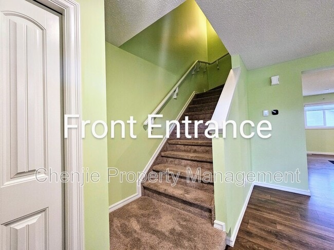 2420-2418 18 Ave NW in Edmonton, AB - Building Photo - Building Photo