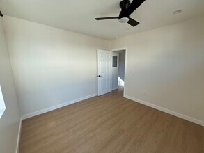 1044 Martin Luther King Jr Ave in Long Beach, CA - Building Photo - Building Photo