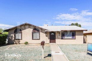 5214 S 44th Pl in Phoenix, AZ - Building Photo