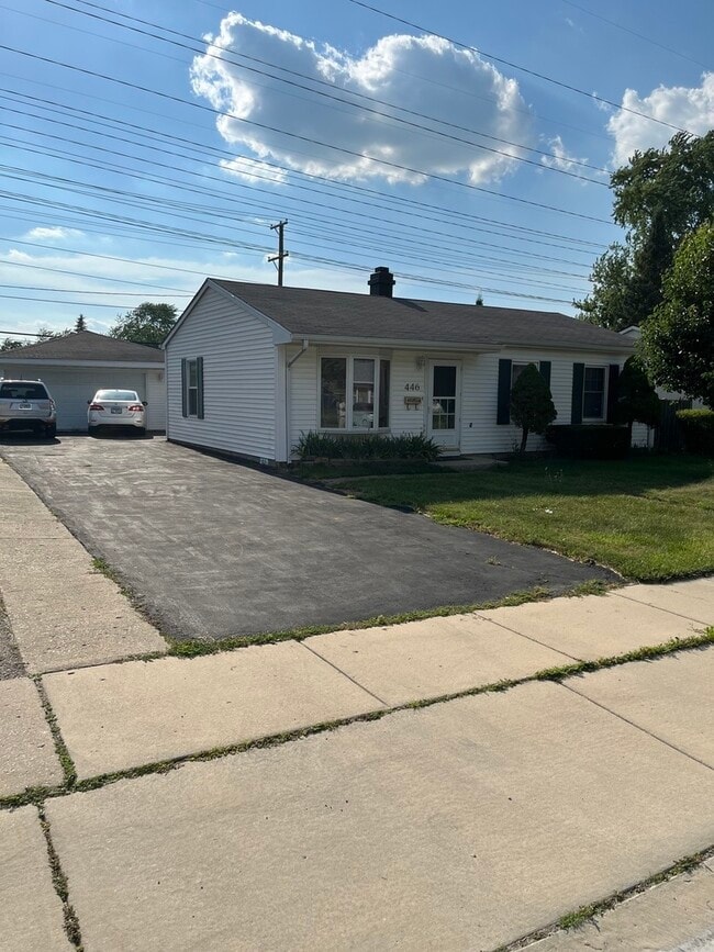 446 Montrose Dr in Romeoville, IL - Building Photo - Building Photo